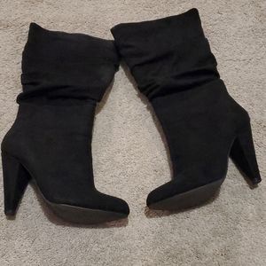 Black suede boot